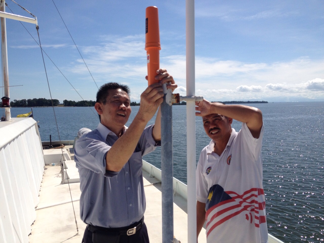 Brunei tracks fishing boats with Identifier